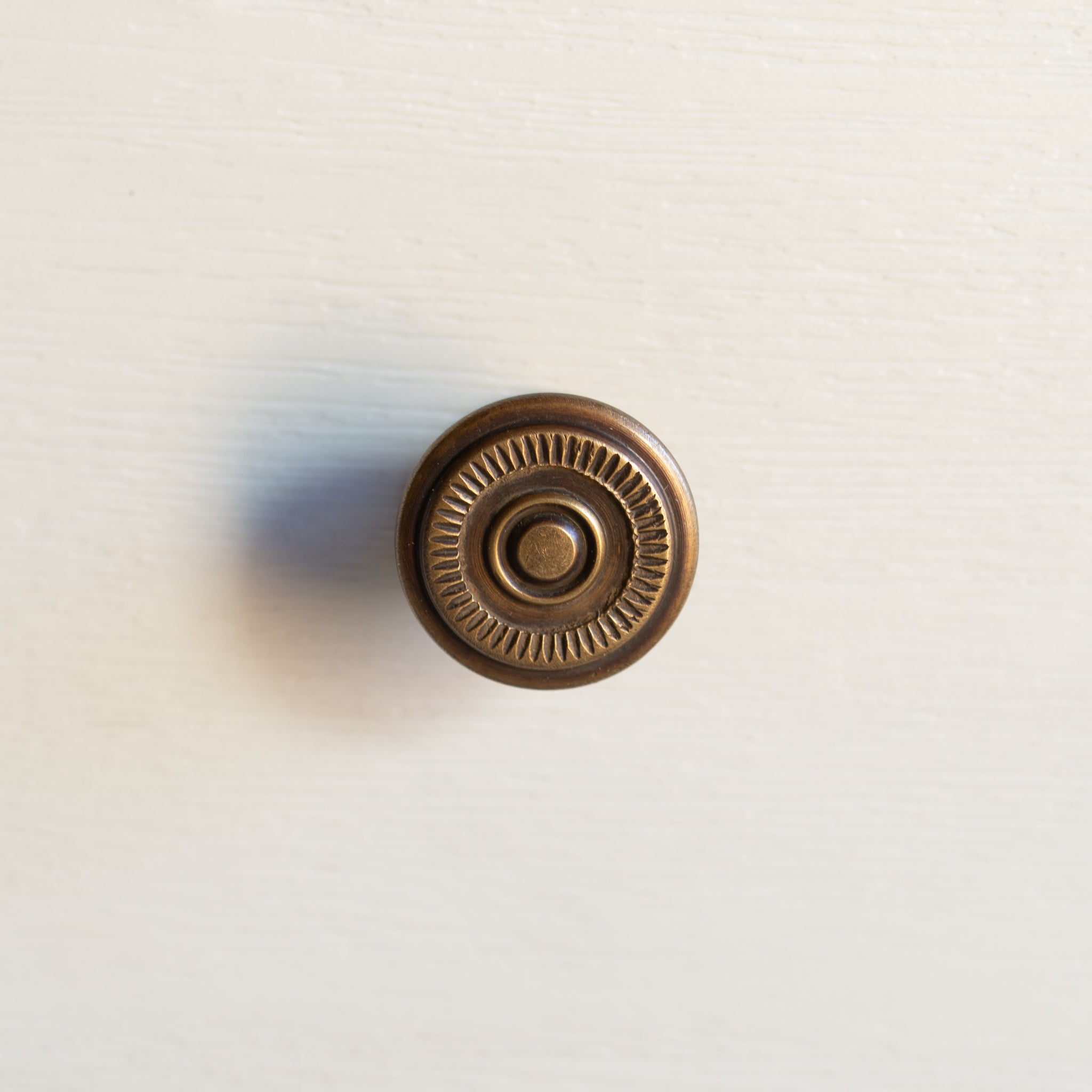 Brass Drawer Knob | Round Deco Pattern