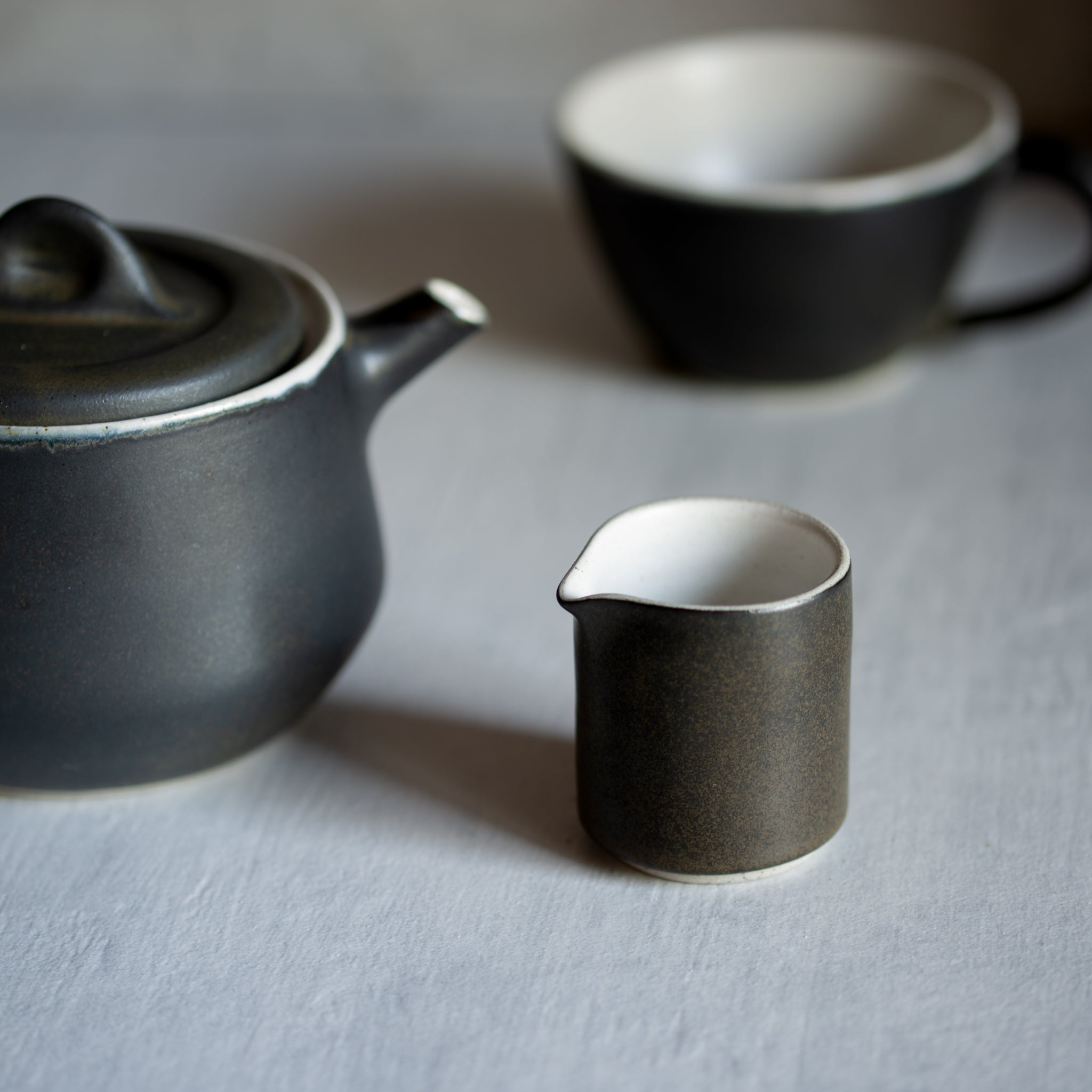 Ceramic Mini Pourer | Black