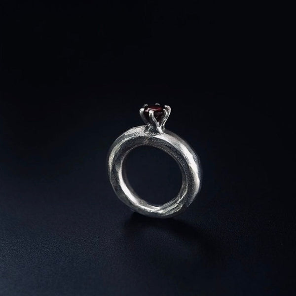 The Stone Signet Ring | Silver | Garnet