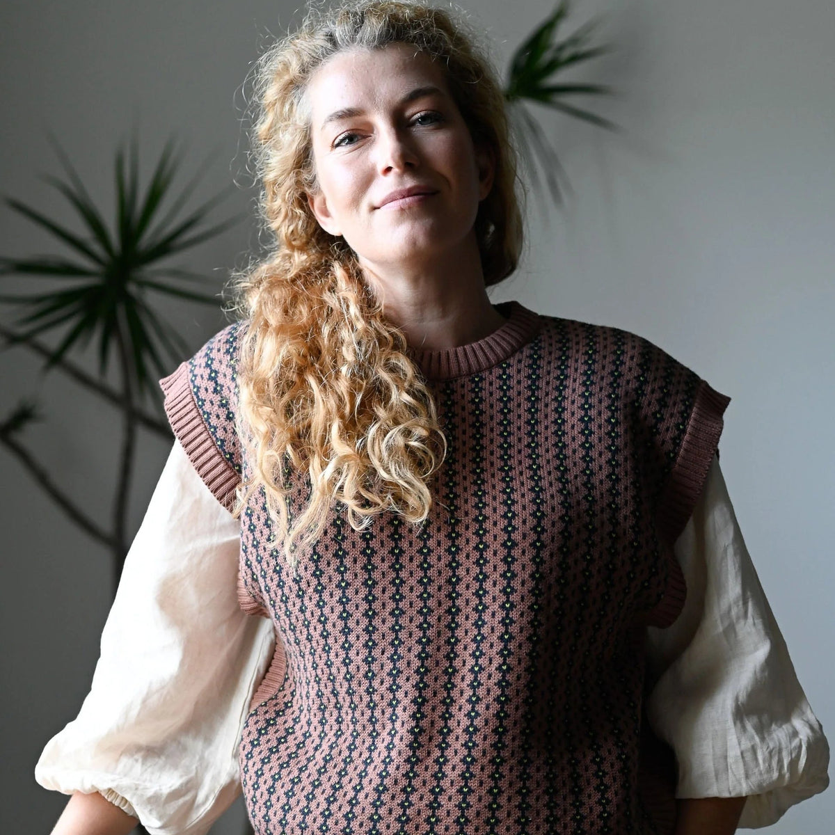 Lazybones Vest | Jo | Clove