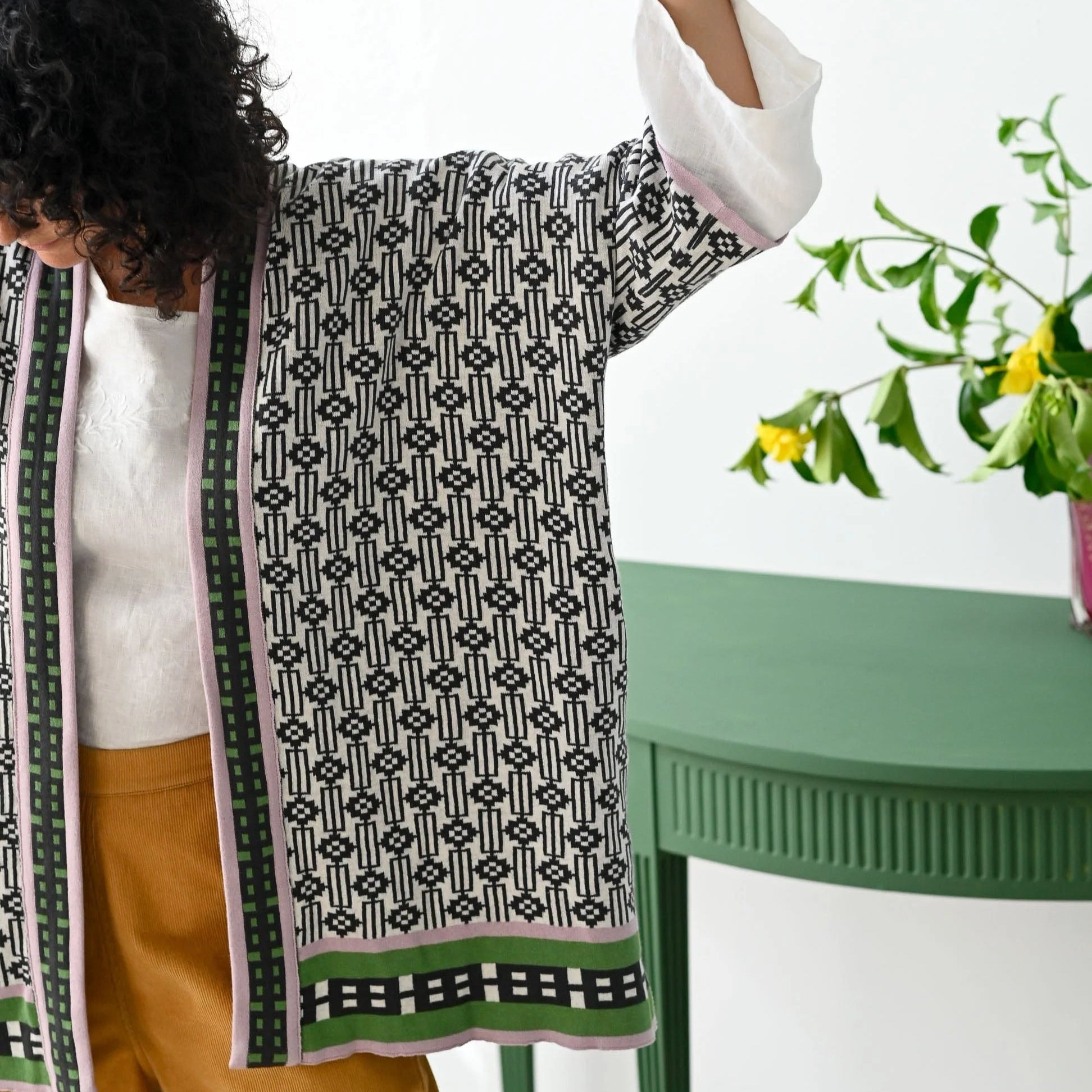 Lazybones Cardigan | Lola | Deco