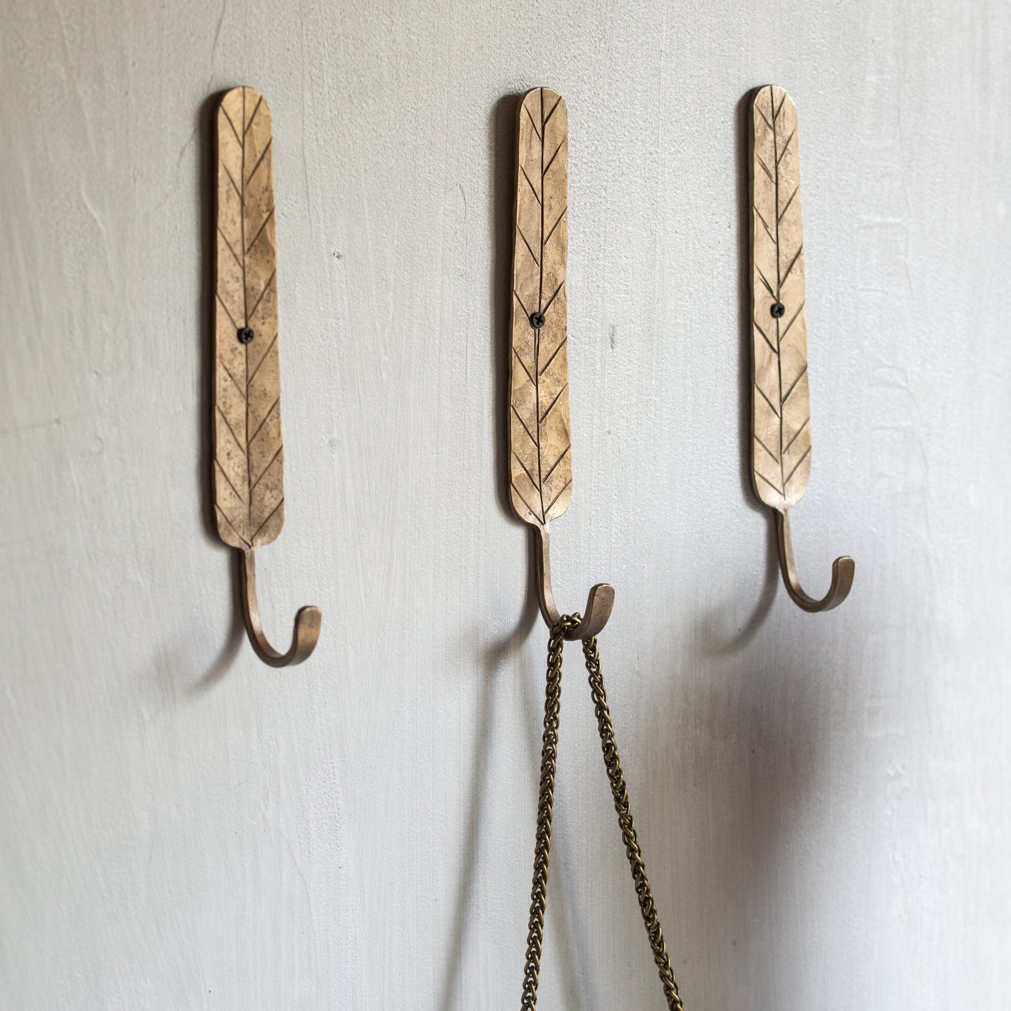 Long Leaf Hook | Antique Finish | 22cm