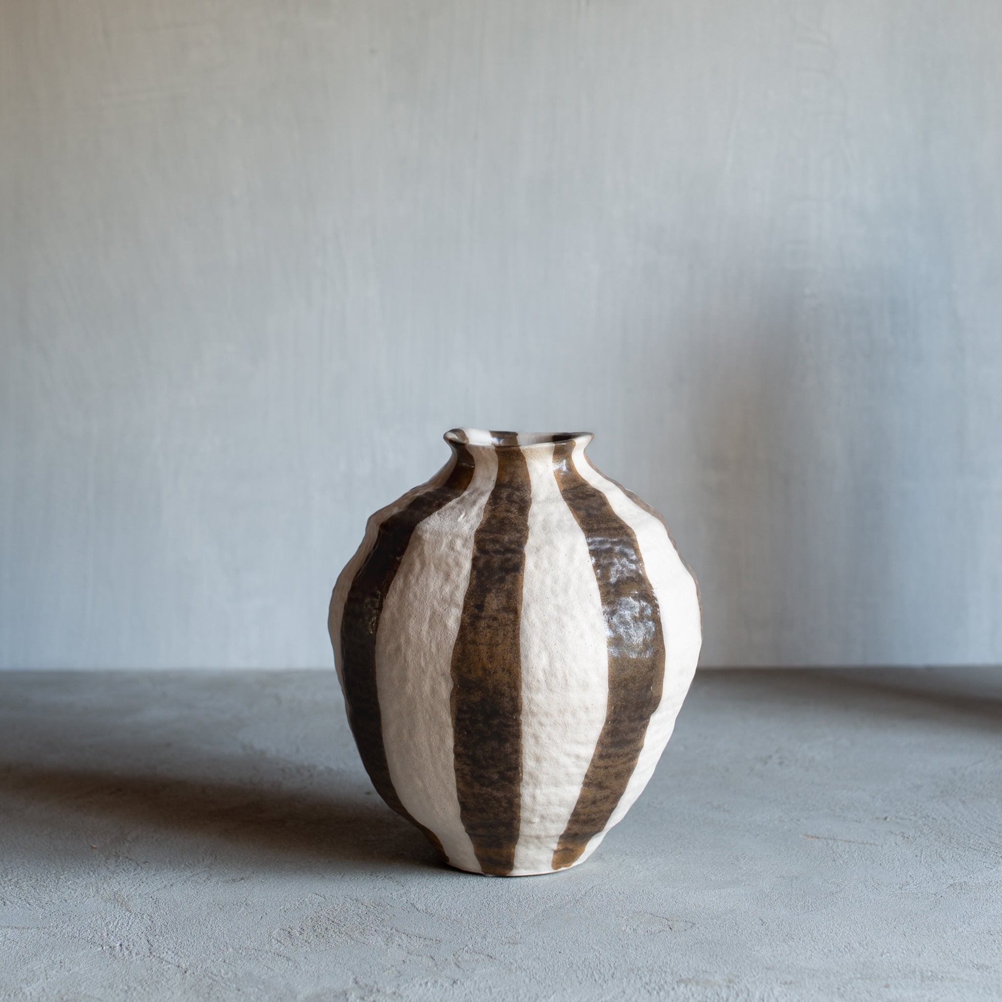 Raya Ceramic Vase Cocoa