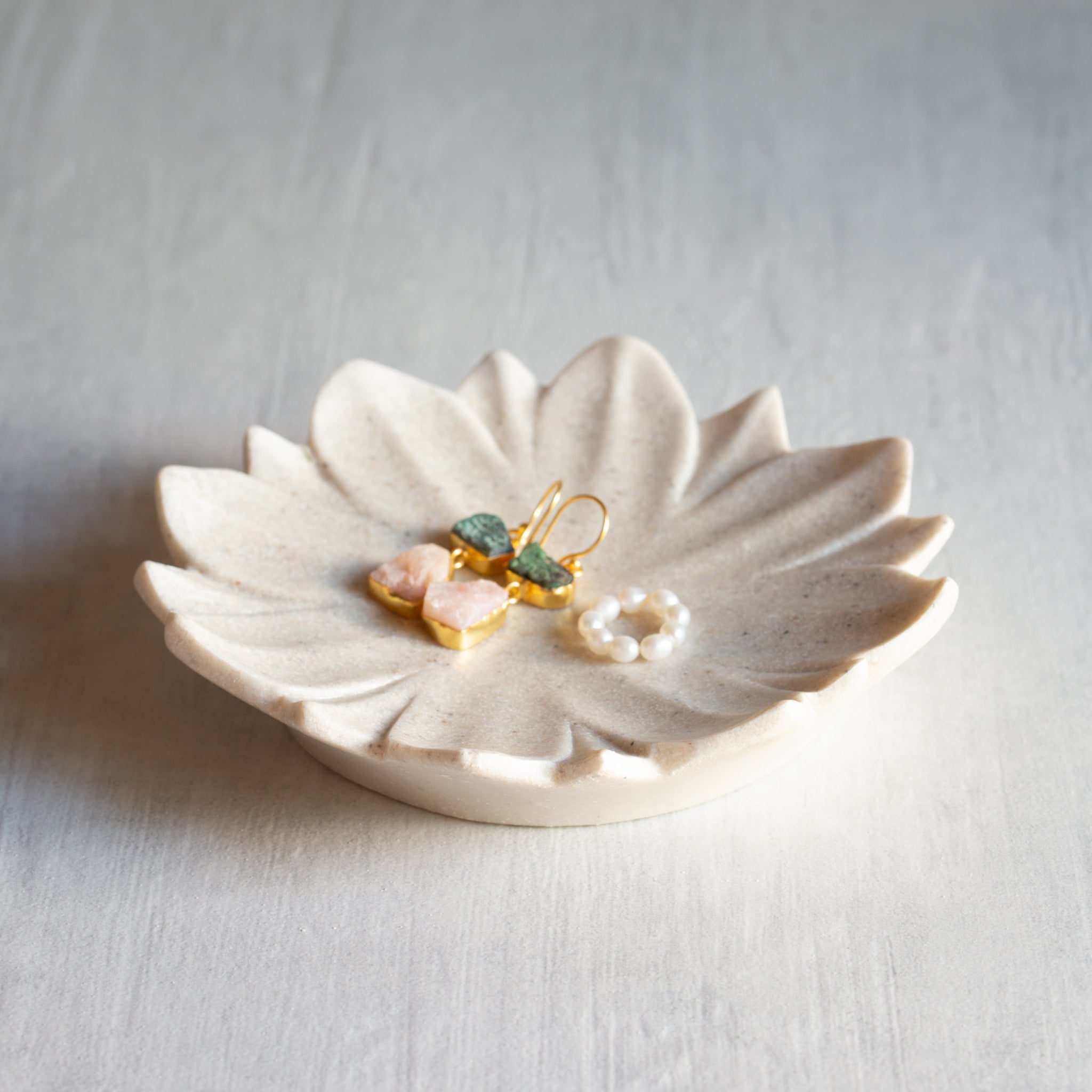 Petalo Sandstone Plate