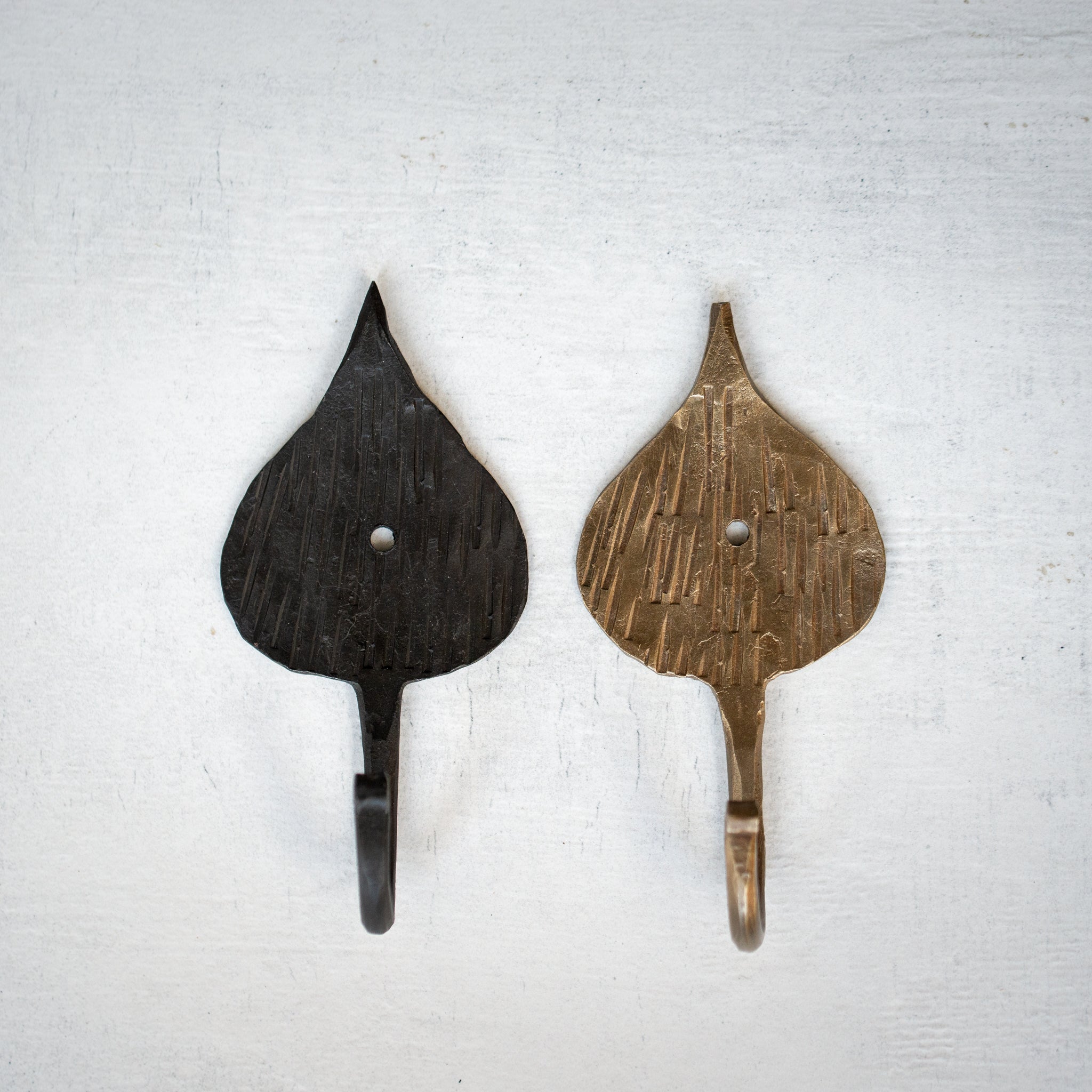 Round Leaf Hook | Antique Gold Finish