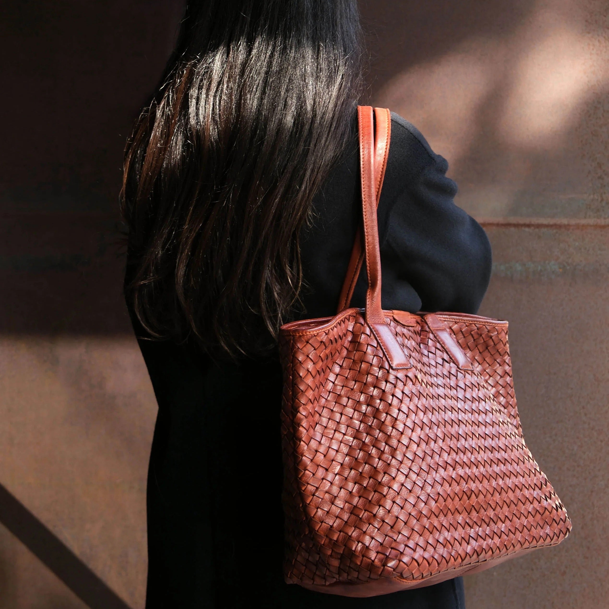 Juju & Co. | Leather Basque Tote | Amber