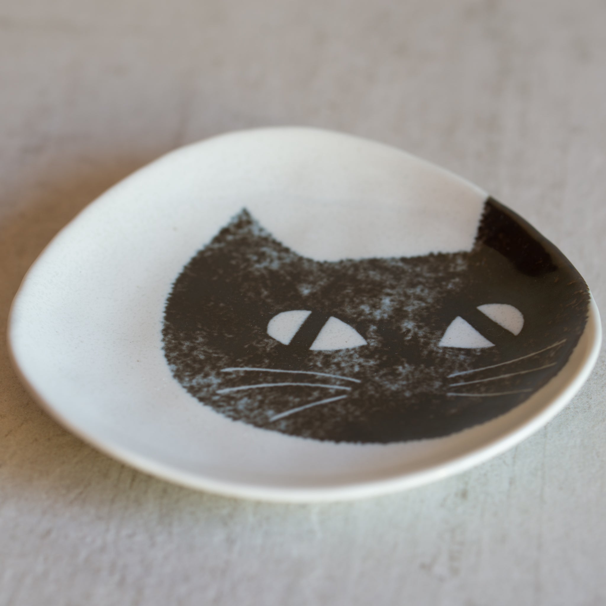 Japanese Ceramics | Black Cat Dish