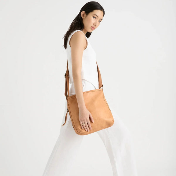 Juju & Co. | Classic  Leather Slouchy Bag | Natural