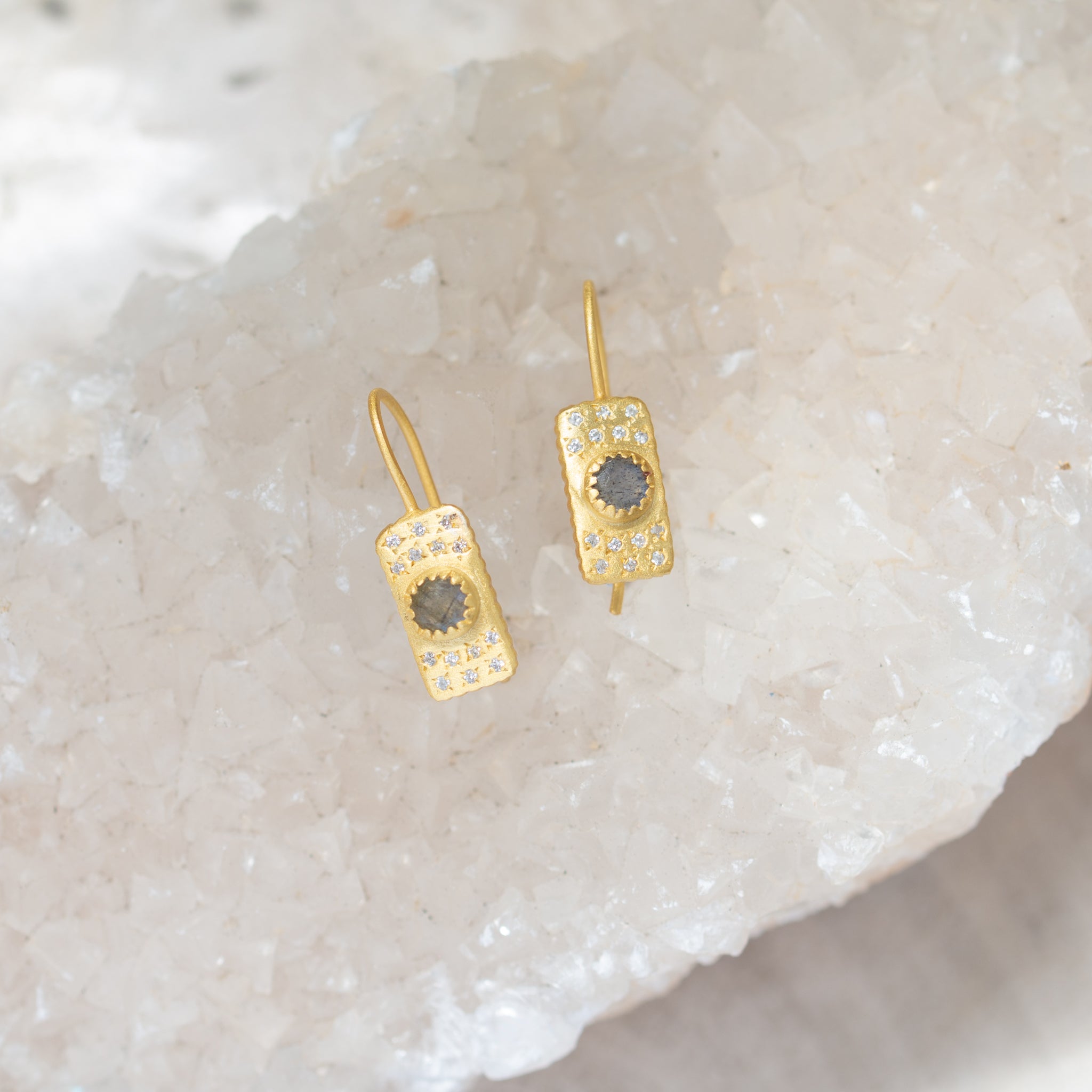 Crafted | Joia | Labradorite Earring