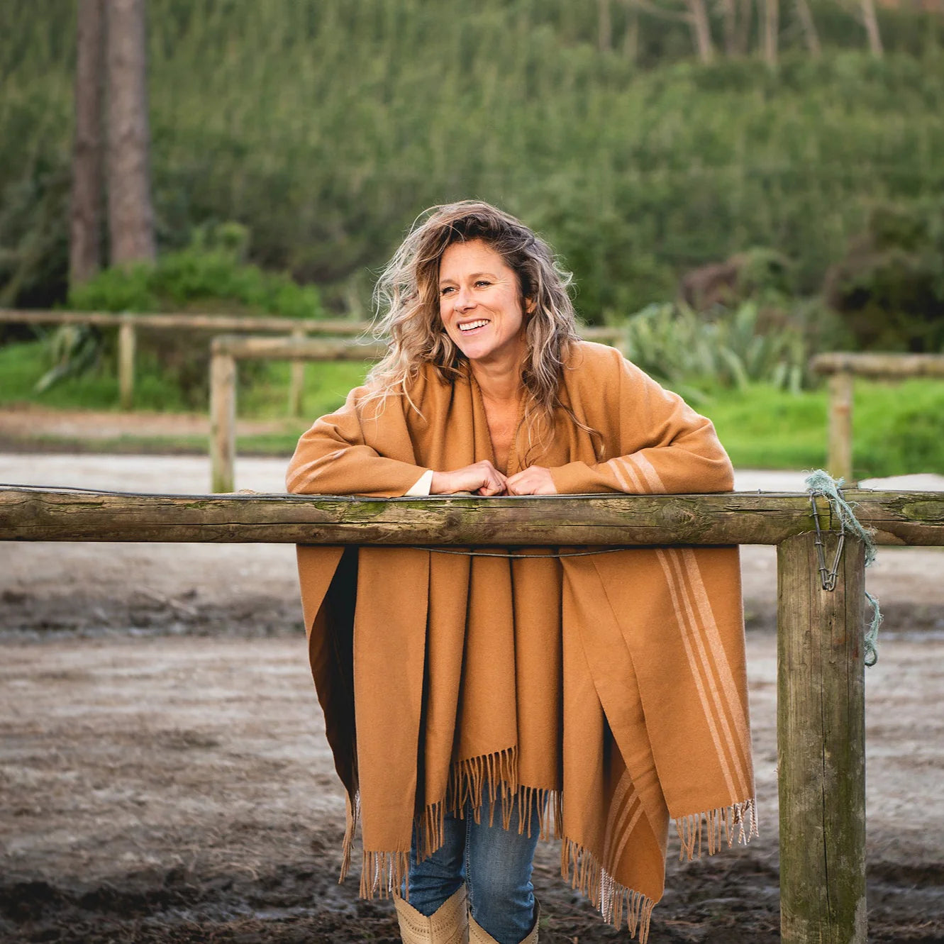 Loom Poncho | Camel