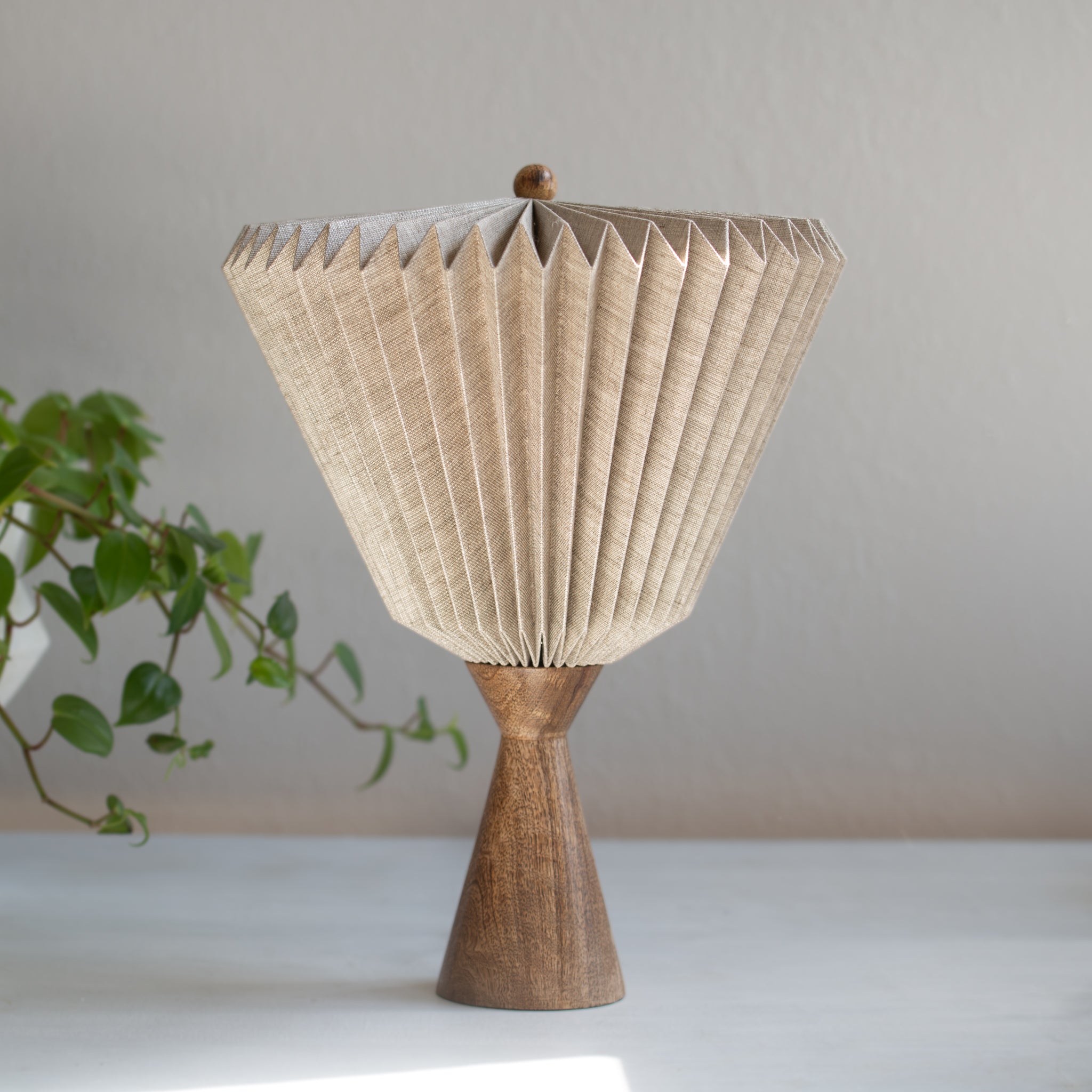 Fold | Linen Table Lamp | Ryuki | Natural