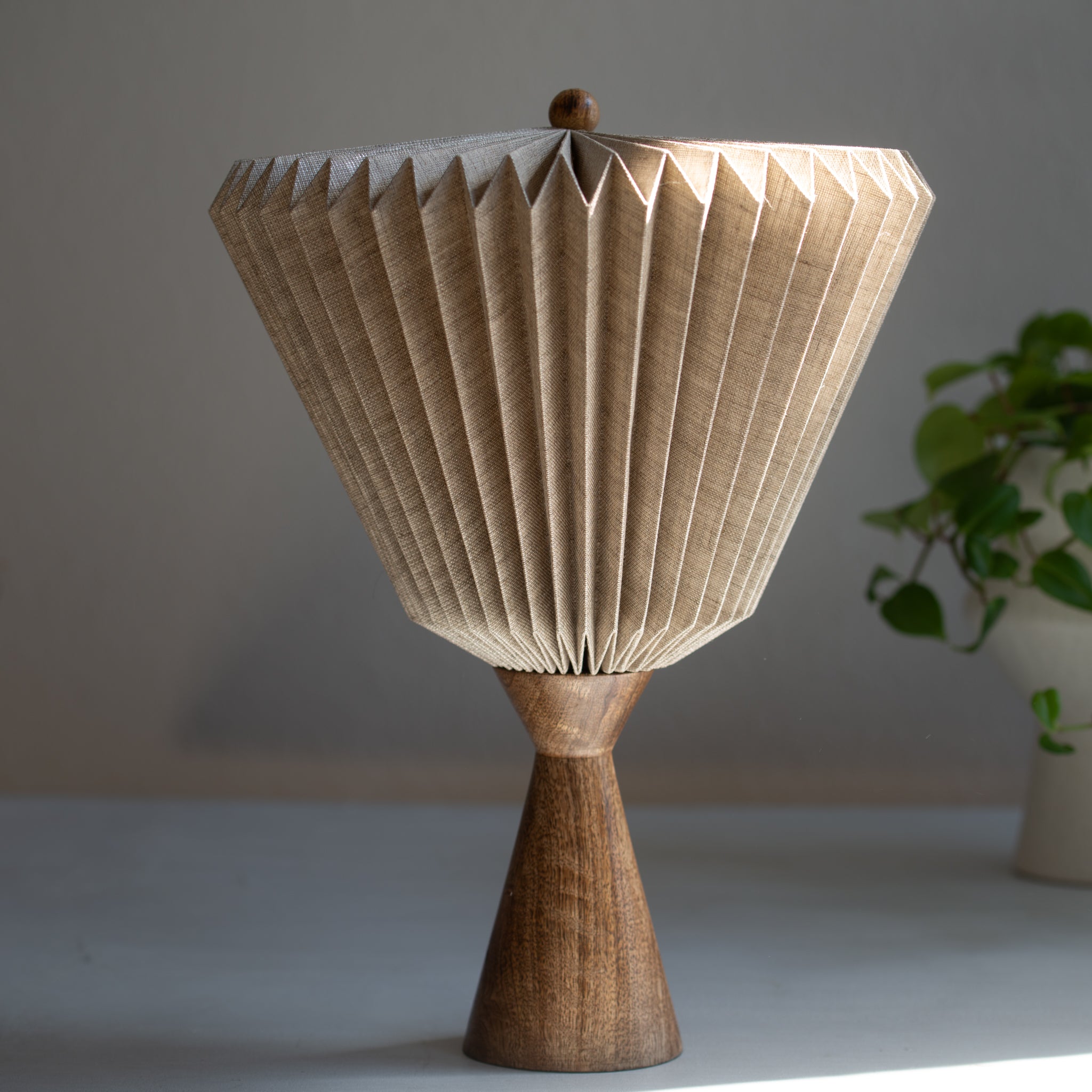 Fold | Linen Table Lamp | Ryuki | Natural