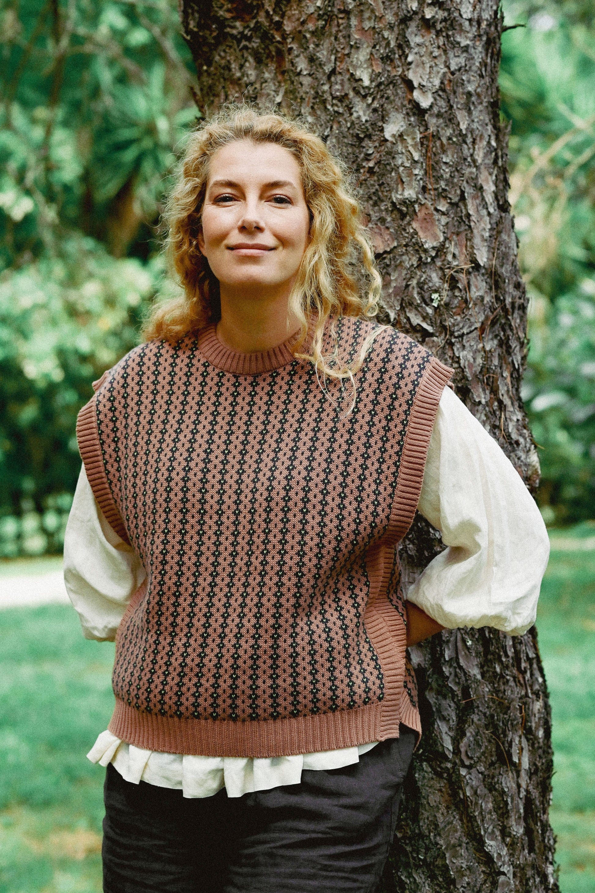 Lazybones Vest | Jo | Clove
