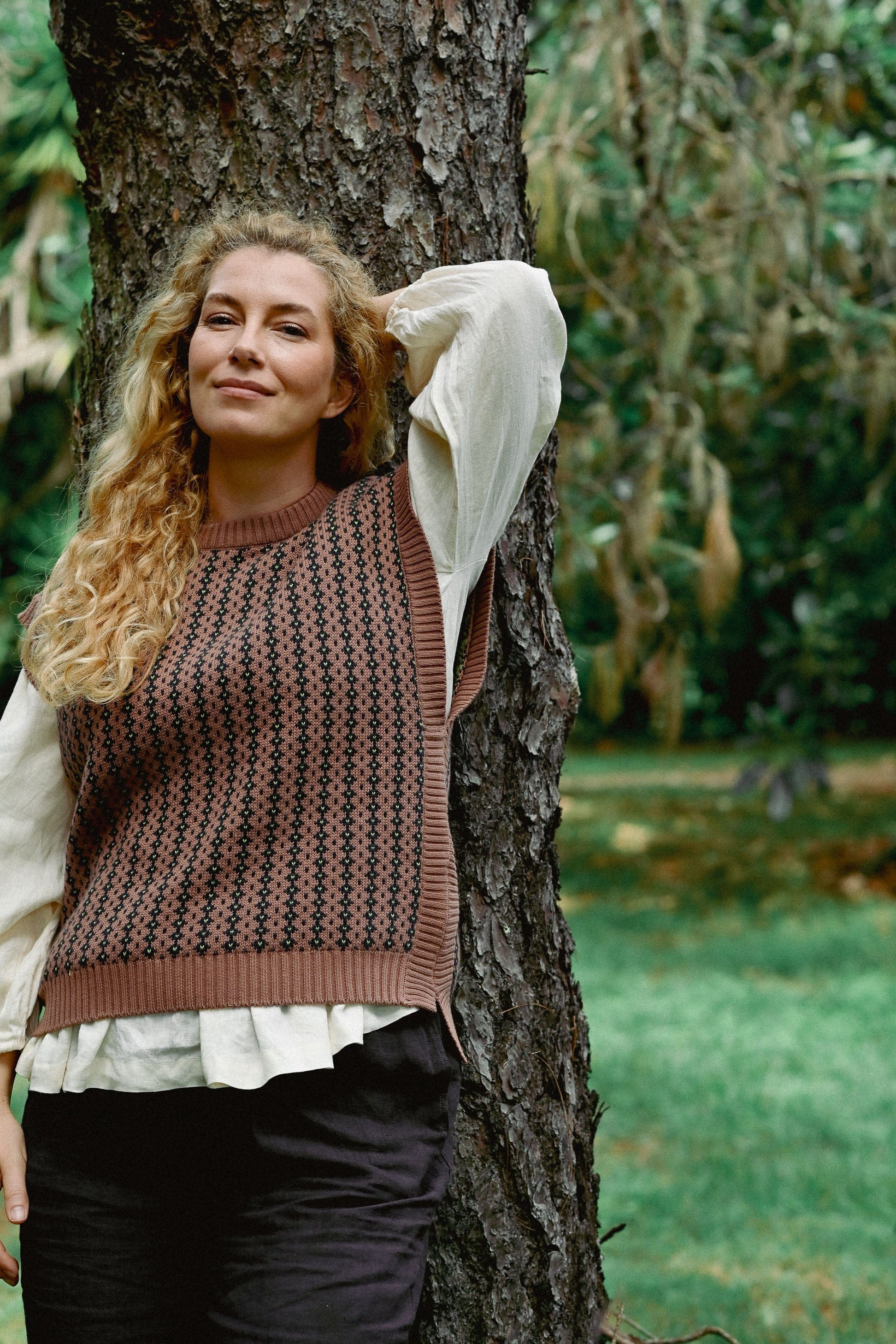 Lazybones Vest | Jo | Clove