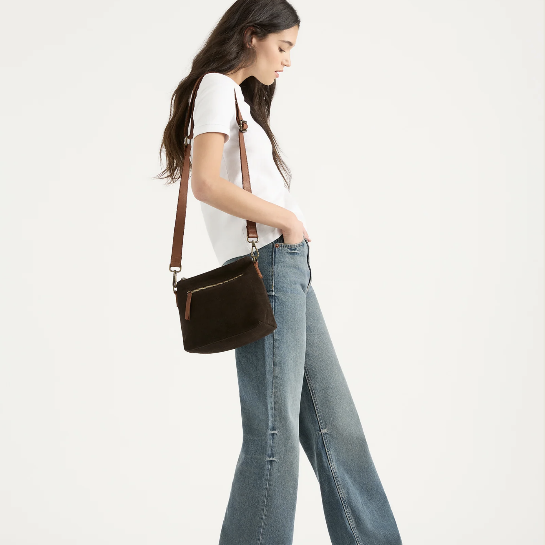 Juju & Co. | Essential Crossbody Bag | Suede | Chocolate