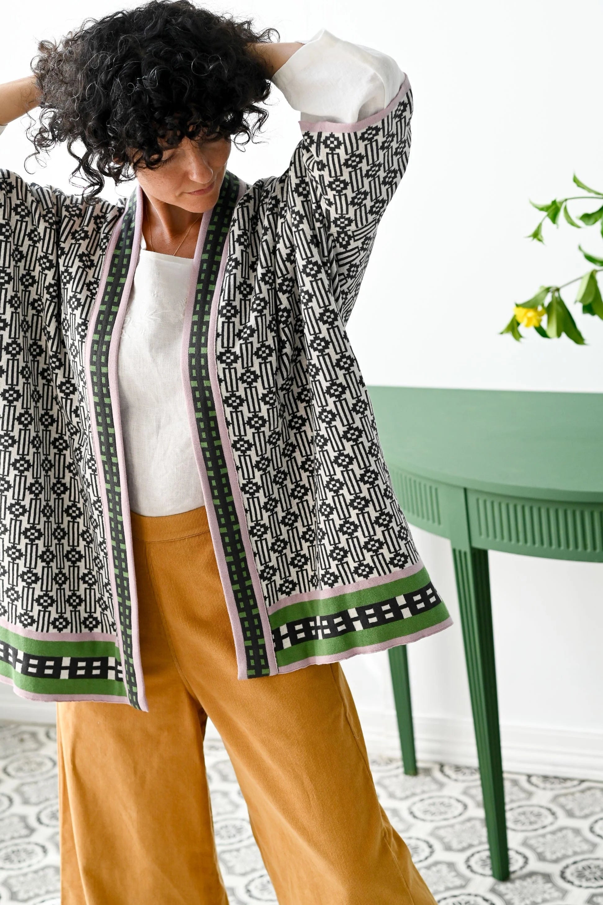 Lazybones Cardigan | Lola | Deco