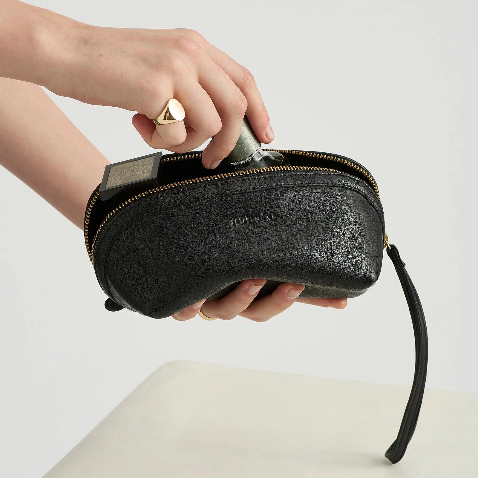 Juju & Co. | Mini Transit Pouch | Black