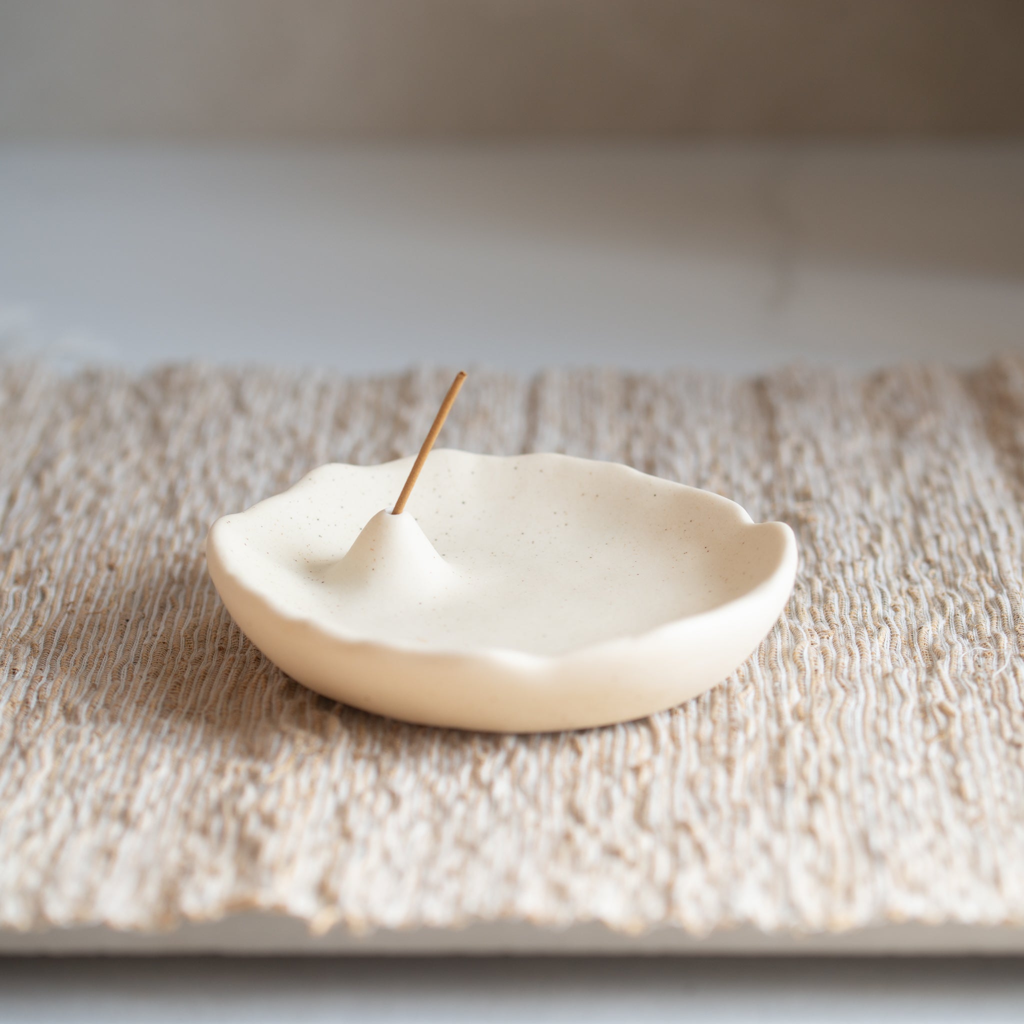 Mont | Ceramic Incense Holder