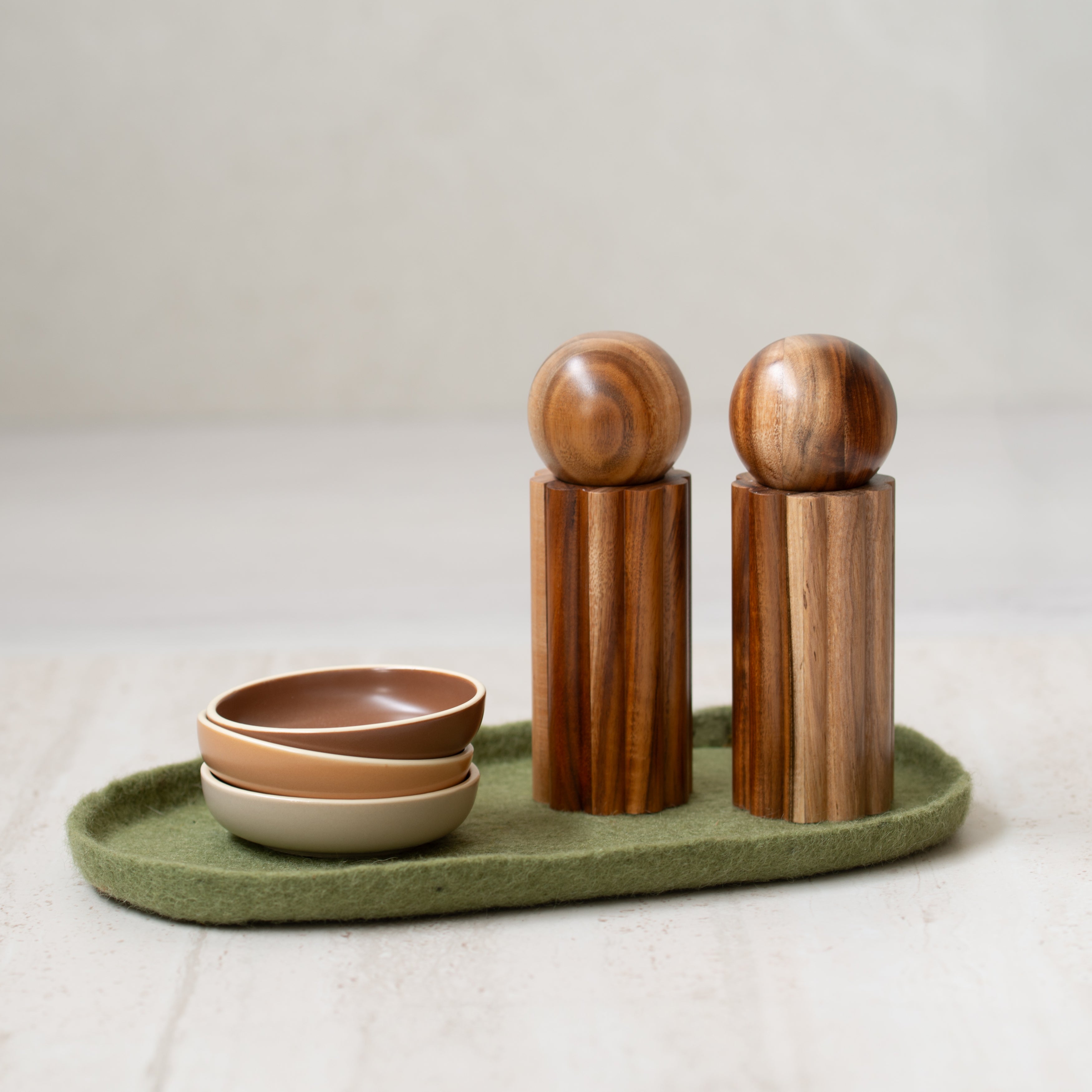Muskhane Wool Felt Plato | Oval | Sage