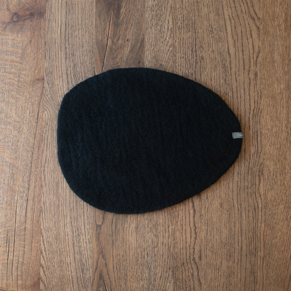 Muskhane Wool Felt Pebble Mat | Black | Medium
