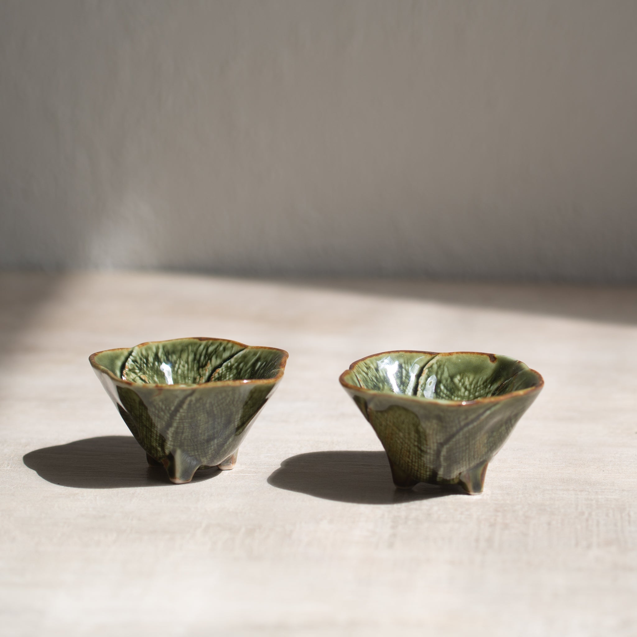 Japanese Ceramics | Petal Footed Dish | Oribe Green | Set/2