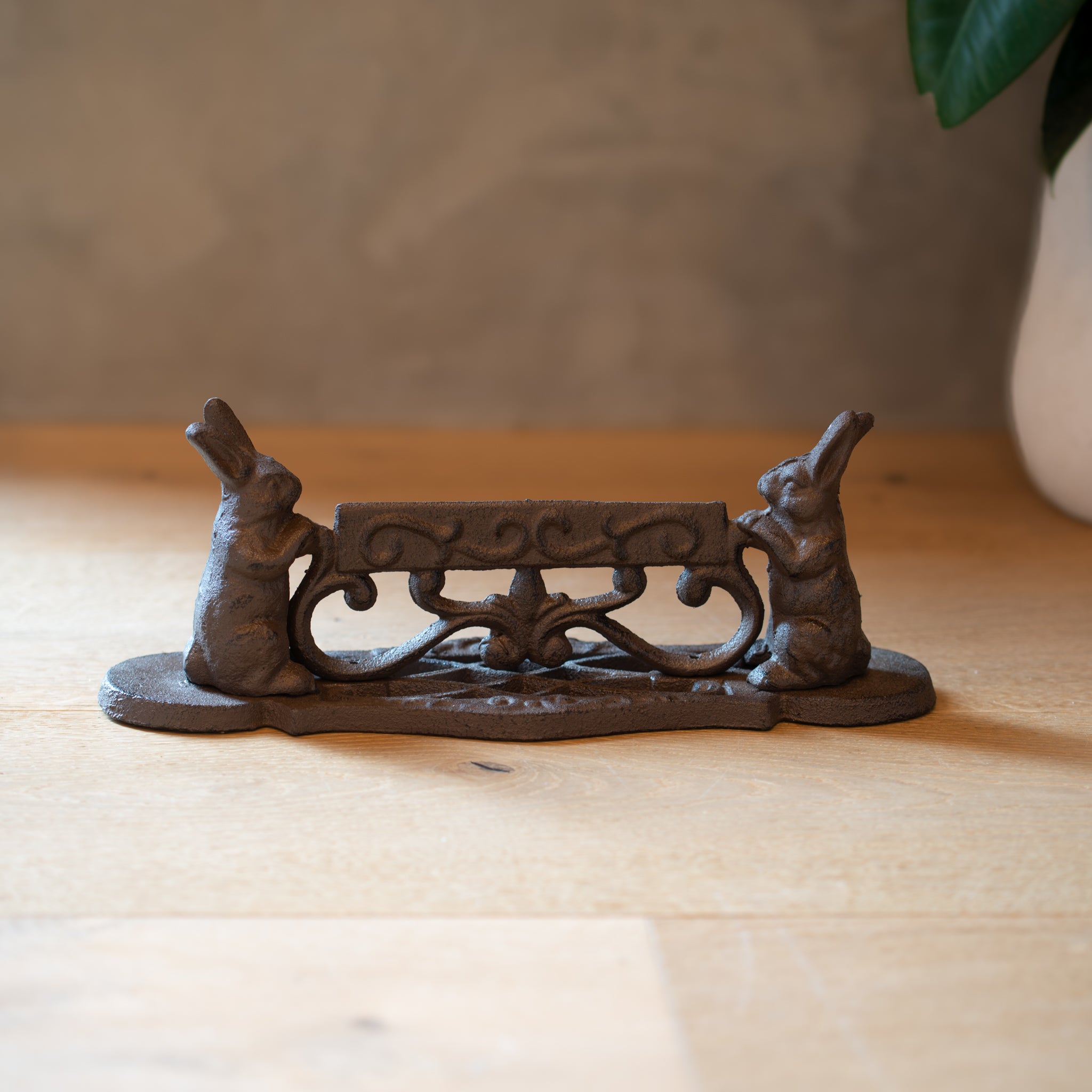 Objects & Sculptures