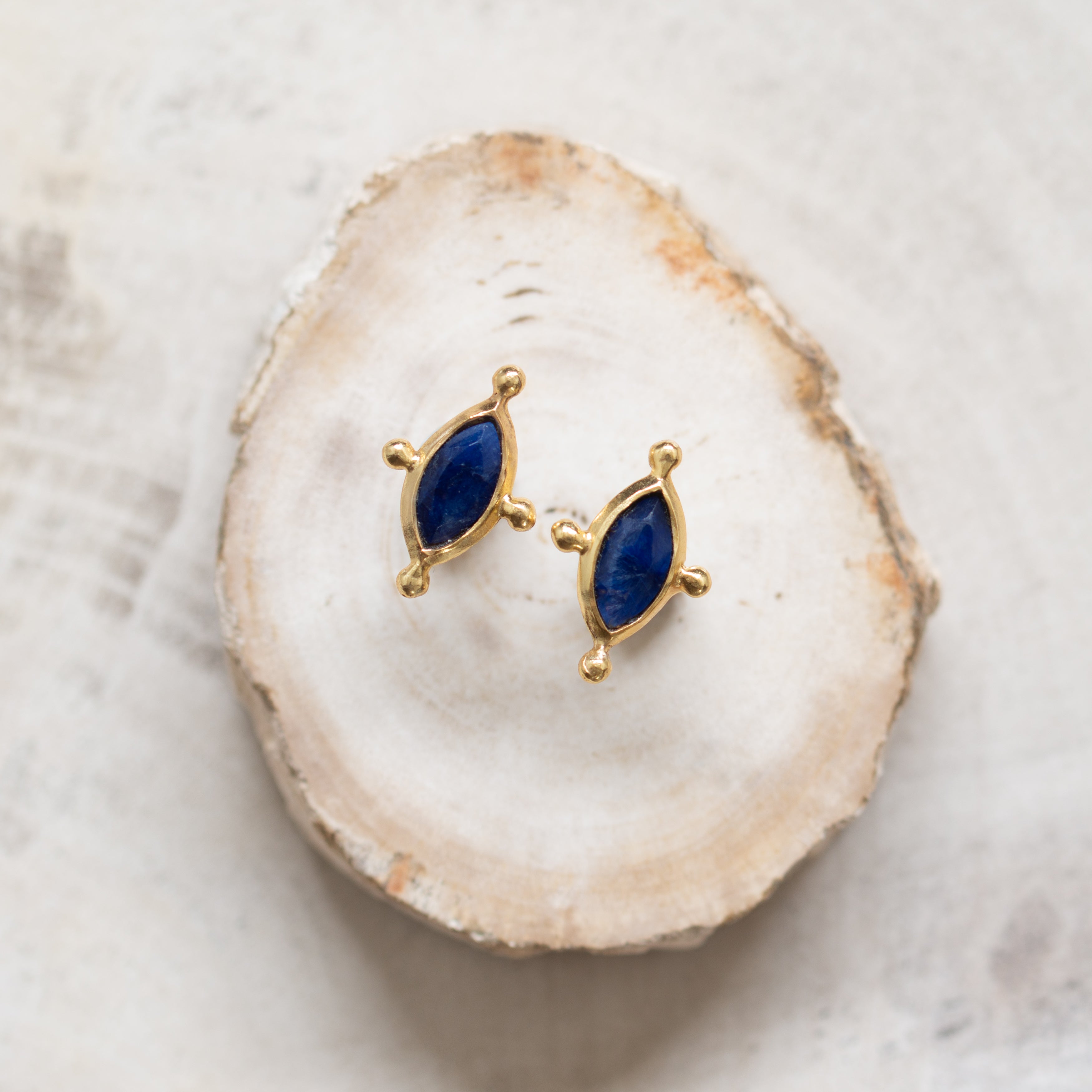 Raw Crystal Stone Earrings | Lapis Lazuli Stud