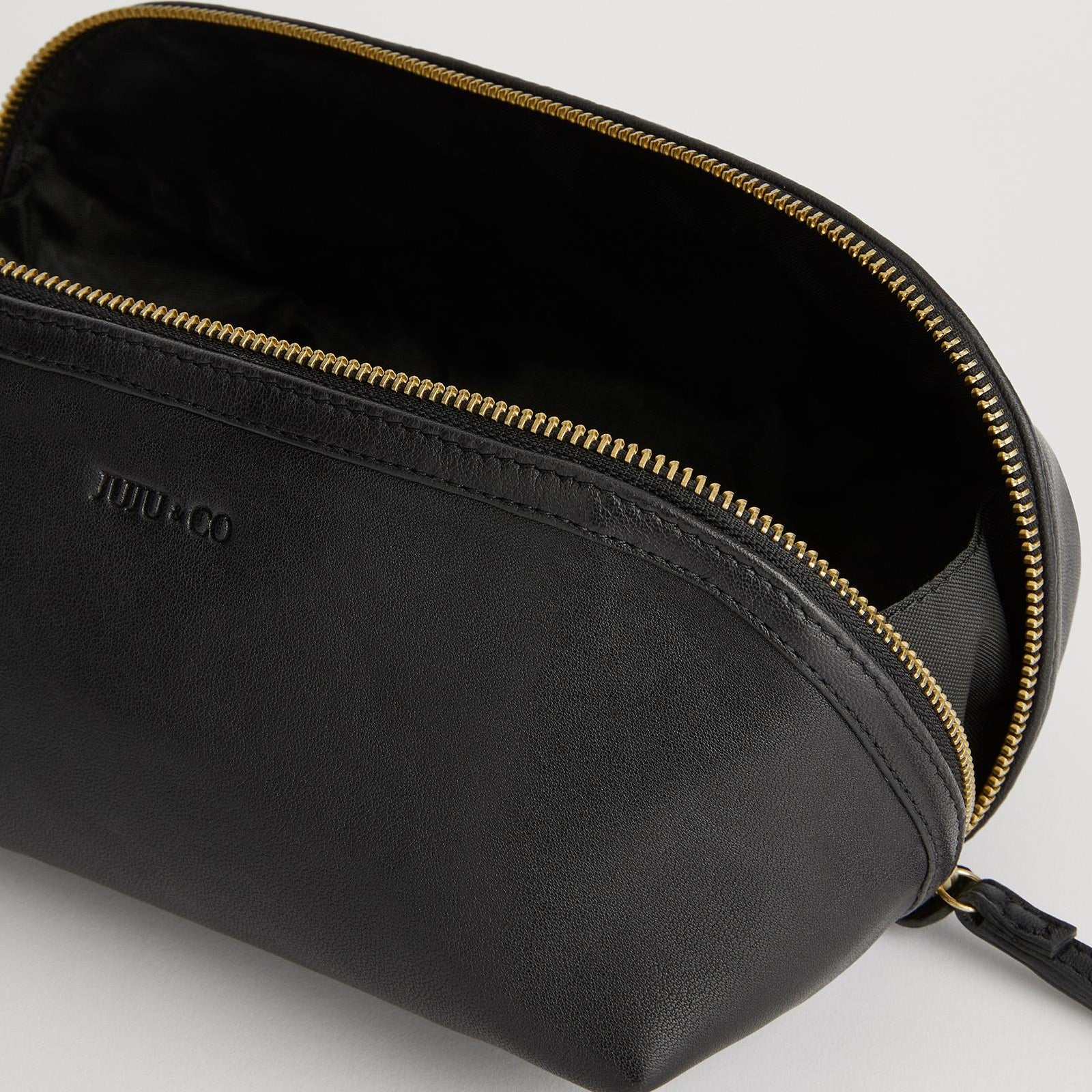 Juju & Co. | Transit Pouch | Black