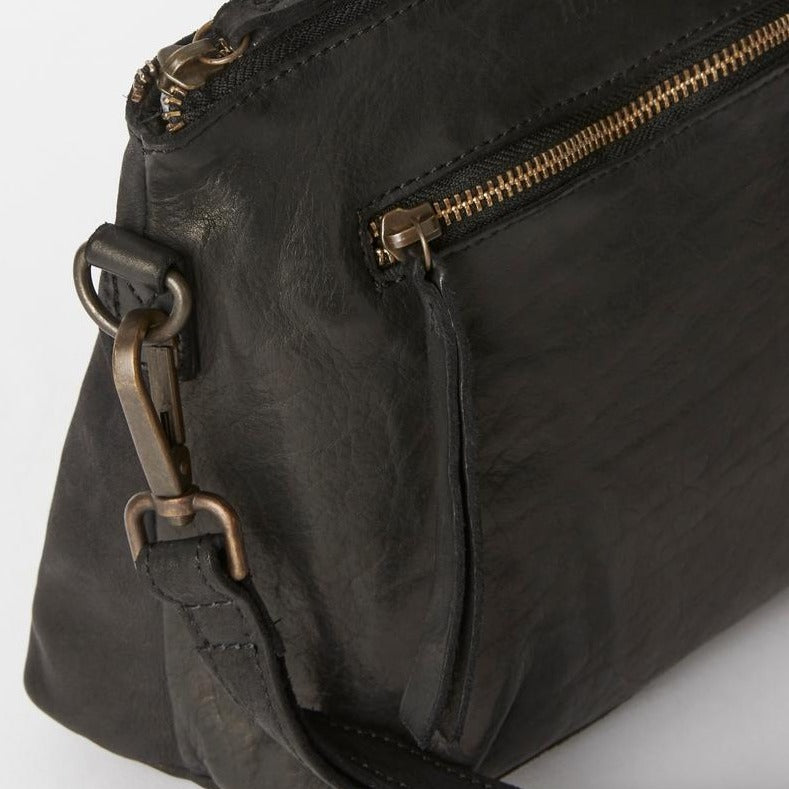 Juju & Co. | Essential Crossbody Bag | Black