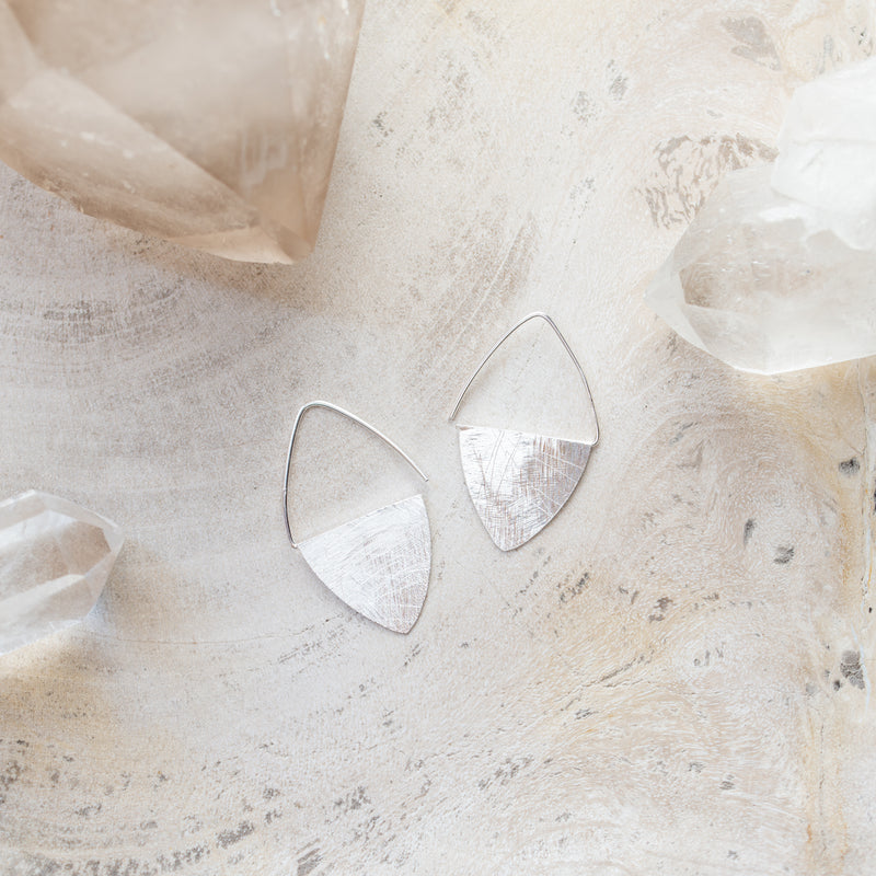 M+P | Shield Disc Drop Earrings | Silver