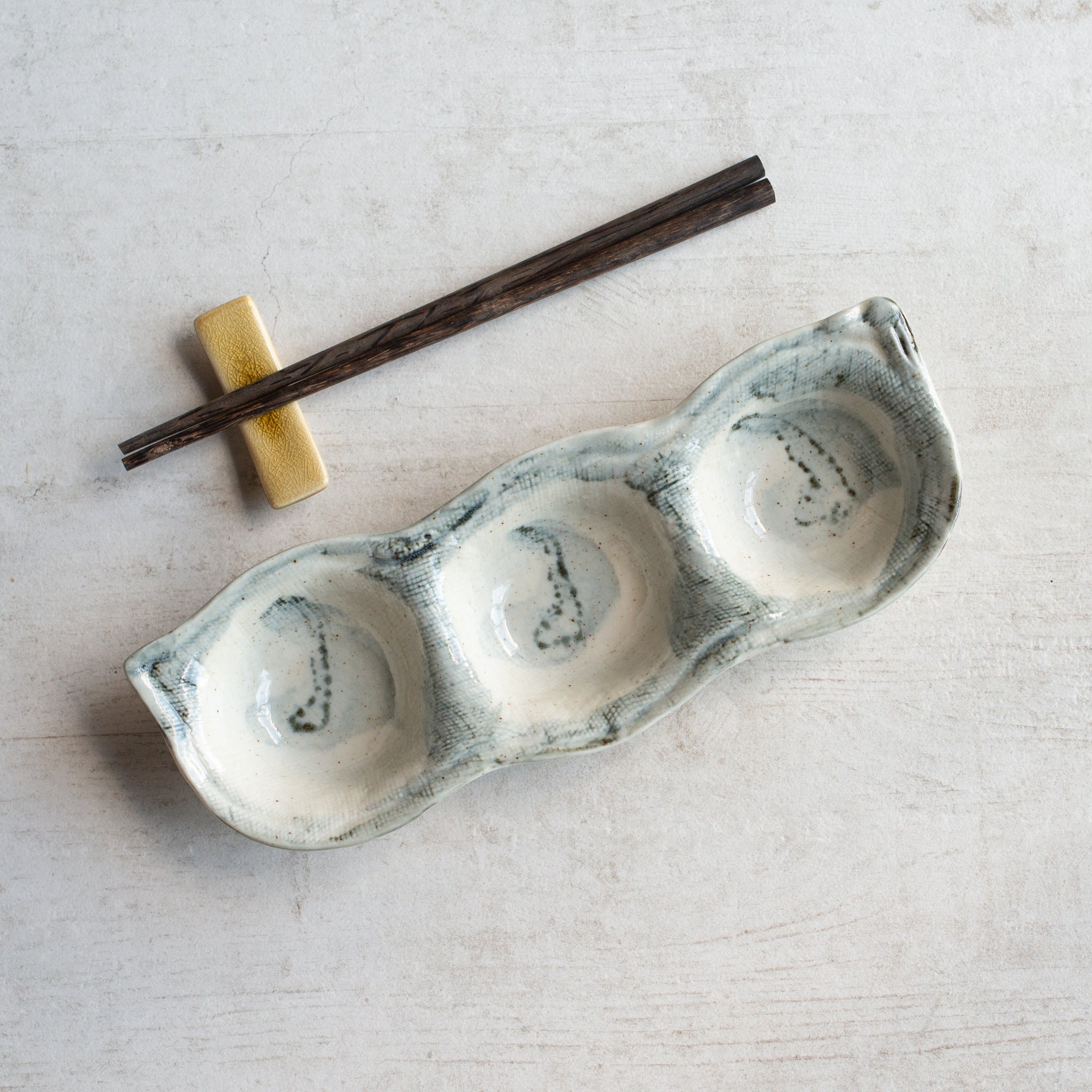 Japanese Ceramics | Triple Pod Dish | Blue/White