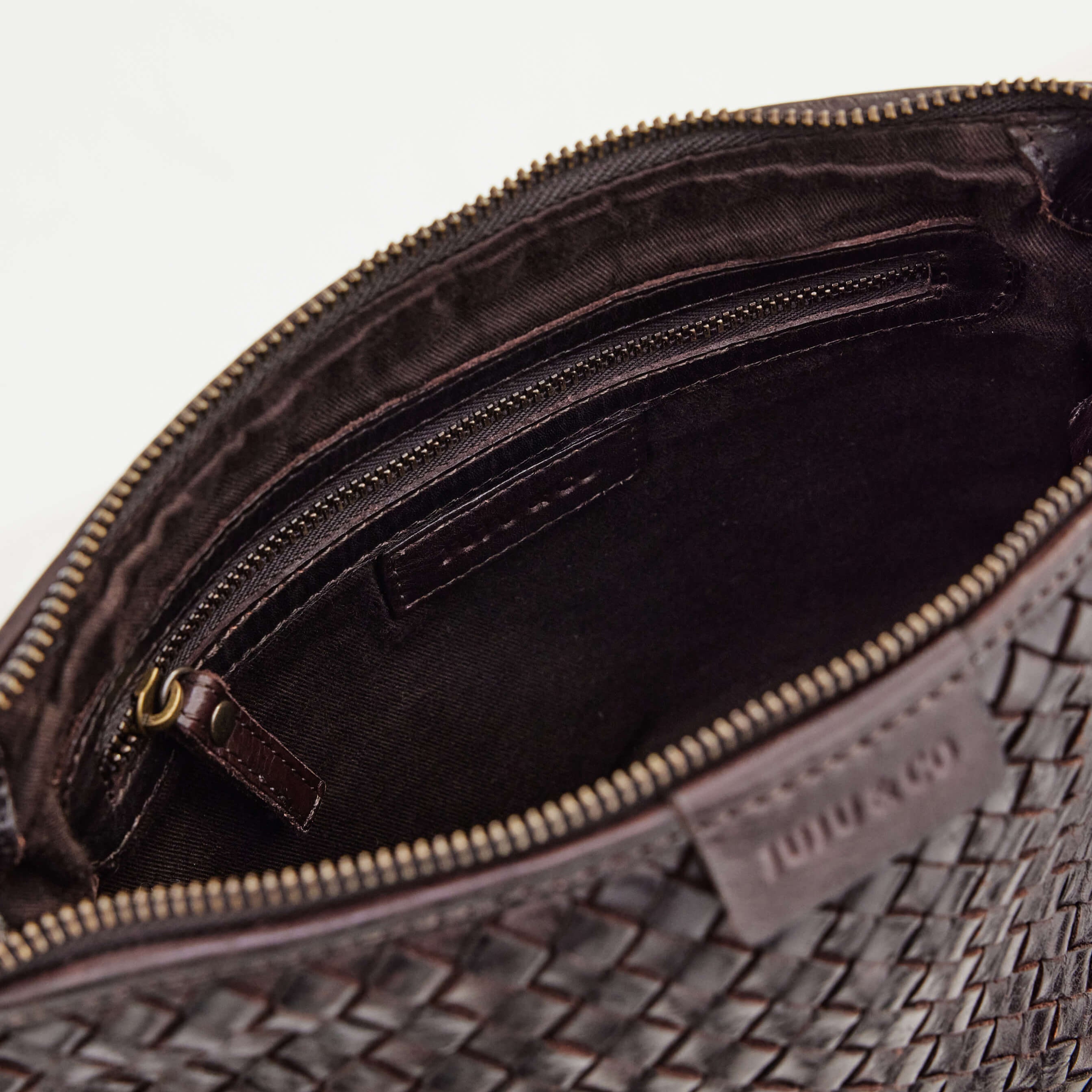 Juju & Co. | Basque Crossbody Bag | Chocolate