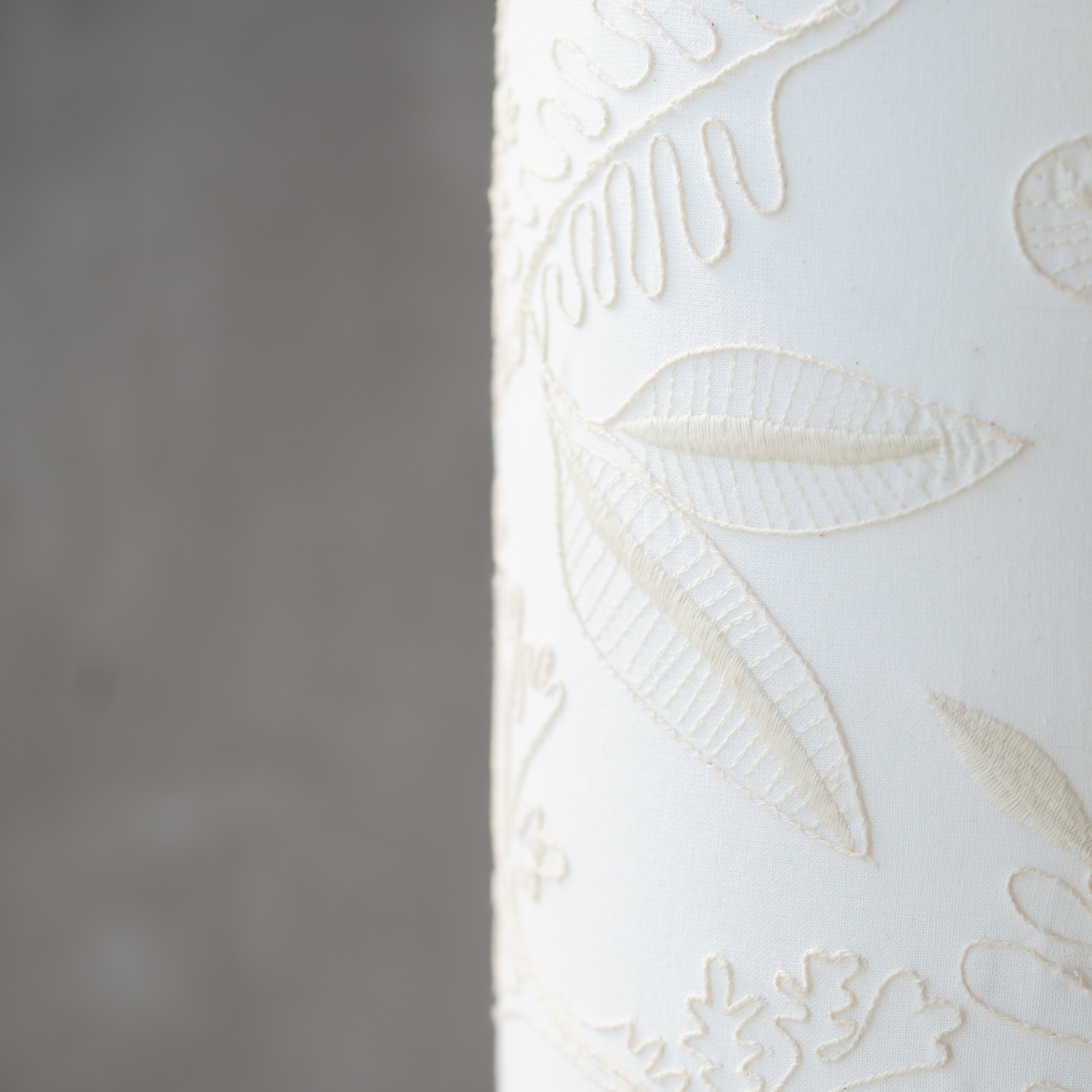 Broderi | Cyllndrical Table Lamp | Piante