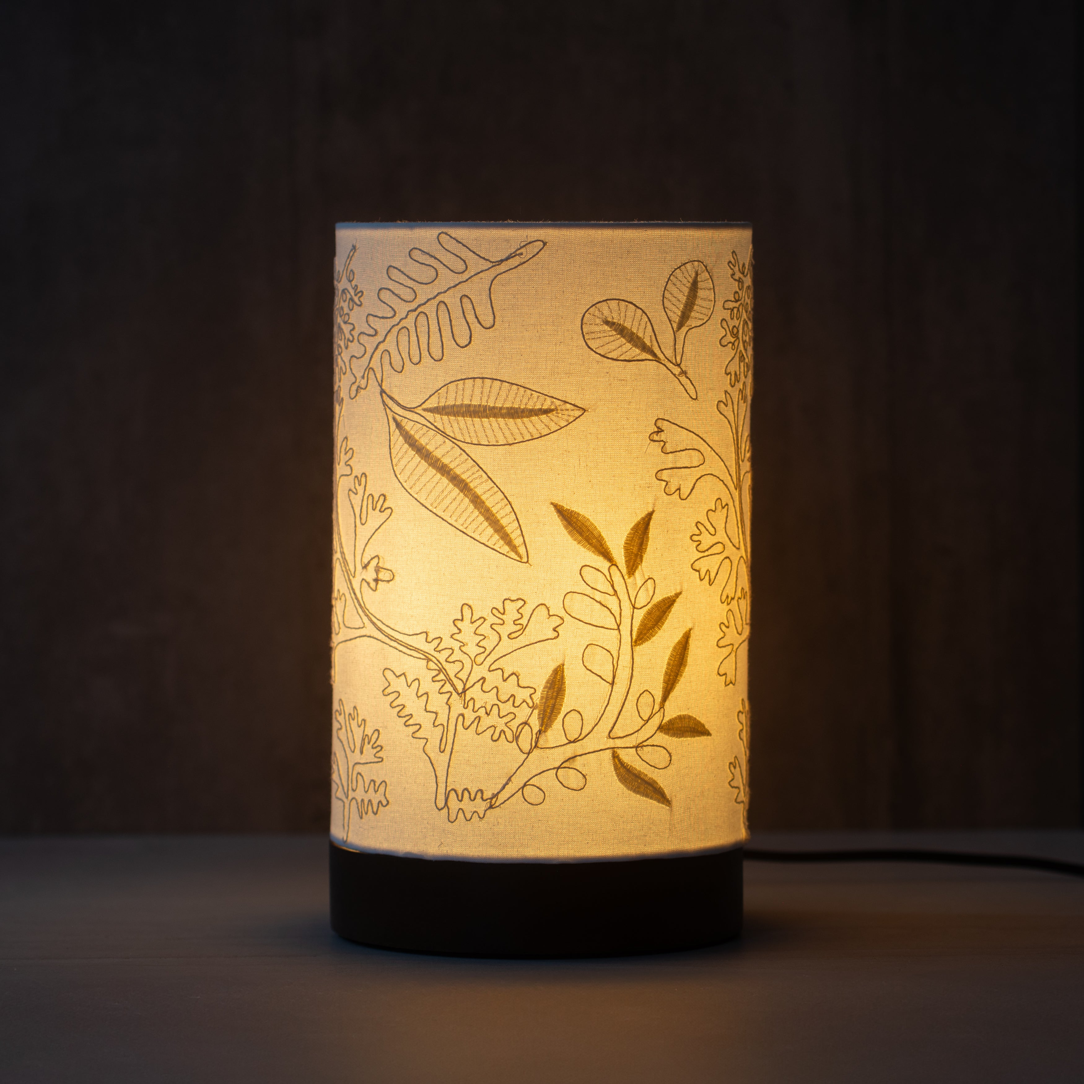 Broderi | Cyllndrical Table Lamp | Piante