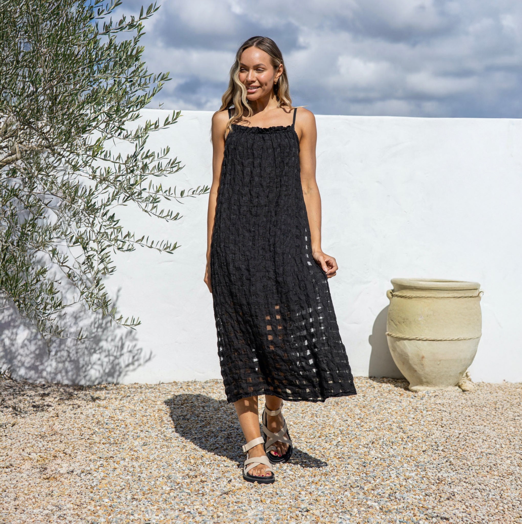 Linen Dress | Fluire | Black